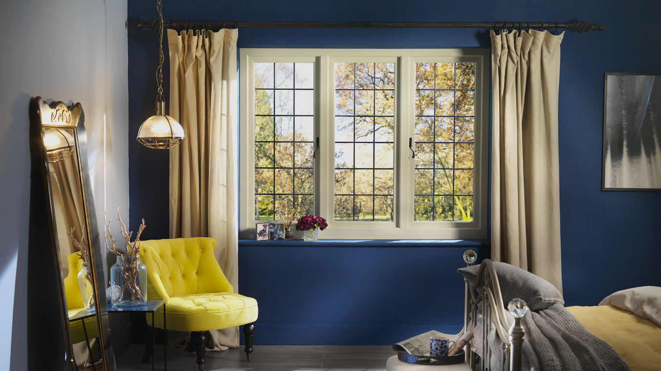  White flush sash window